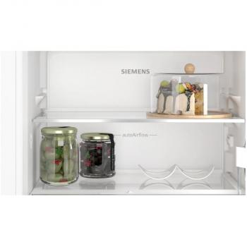 Siemens KI22LADD1 iQ500 Einbaukühlschrank mit Gefrierfach, Nischenhöhe: 88 cm, 119 L, Flachscharnier, hyperFresh, Home Connect, weiß