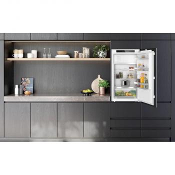 Siemens KI32LADD1 iQ500 Einbaukühlschrank mit Gefrierfach, Nischenhöhe 102,5 cm, 147 L, Flachscharnier, SoftClosing, Super Cooling, hyperFresh, weiß