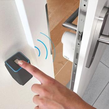 eKey uno Set Fingerprint mit Akku und Funk in schwarz inkl. Nuki Smart Lock (4.Gen) in weiß (200324)