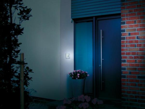 M-E KTC-100 Klingeltaster mit integriertem Leuchtring, Unterputz, 1-Familienhaus, Edelstahl (41012)