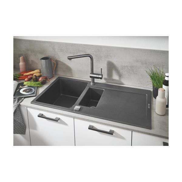 GROHE Minta 31397 Einhand-Spültischbatterie, DN15, Niederdruck, L-Auslauf, herausziehbare Laminarbrause, chrom (31397000)