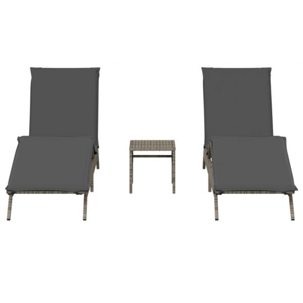 Sonnenliegen 2 Stk. mit Tisch Grau Poly Rattan