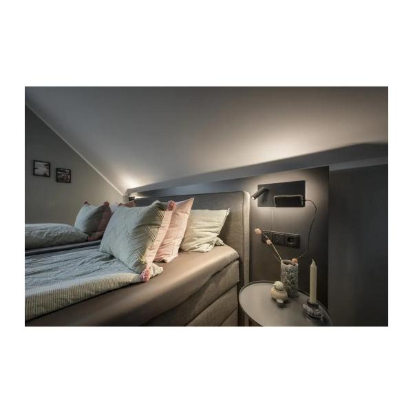 SLV SOMNILA SPOT Indoor LED Wandaufbauleuchte, 3000K, V. rechts, USB, schwarz (1003456)