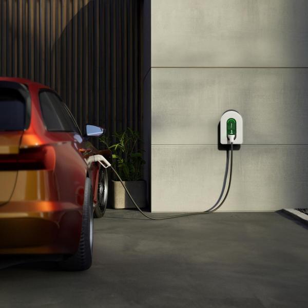 Schneider Electric Smarte Wallbox Schneider Charge, 22kW, T2 Steckdose, 6mA Erkennung, Innen/Außen, Wi-Fi, App-Steuerung, weiß/grün (EVH5A22N2S)